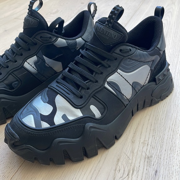 Valentino Garavani Rockrunner Plus Sneakers - Picture 4 of 14